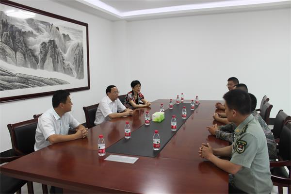 市委统战部慰问预备役2.JPG