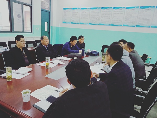 在衡水实验中学与校方座谈1.jpg