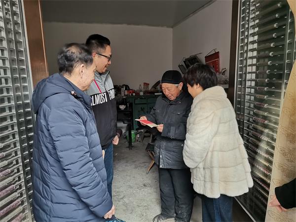 韩斌走访慰问照片——使用.jpg