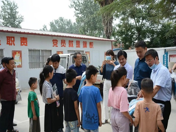 六一.jpg