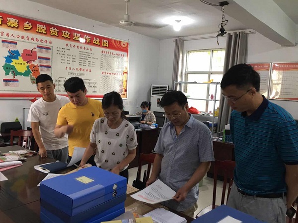 界首市工商联督导百企帮百村.jpg