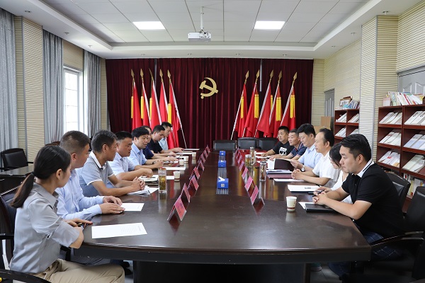 六安市裕安区赴阜阳市颍泉区考察学习新的社会阶层人士工作.JPG