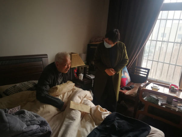 市工商联看望慰问退休干部和原工商业业者1.jpg