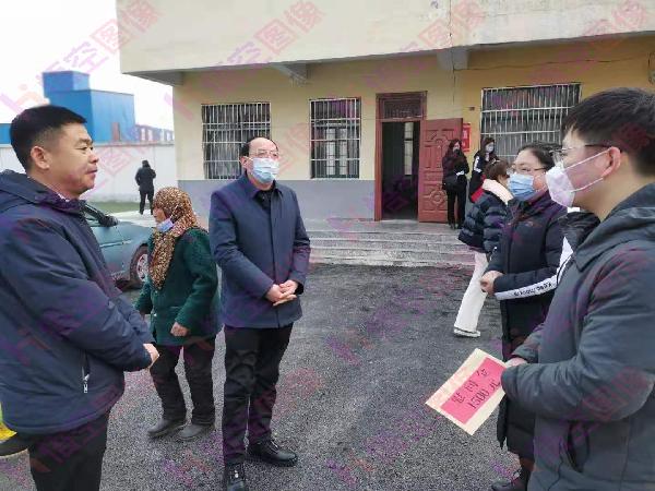 民族村慰问3.jpeg
