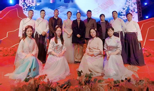 市新联会迎春晚会2.jpeg
