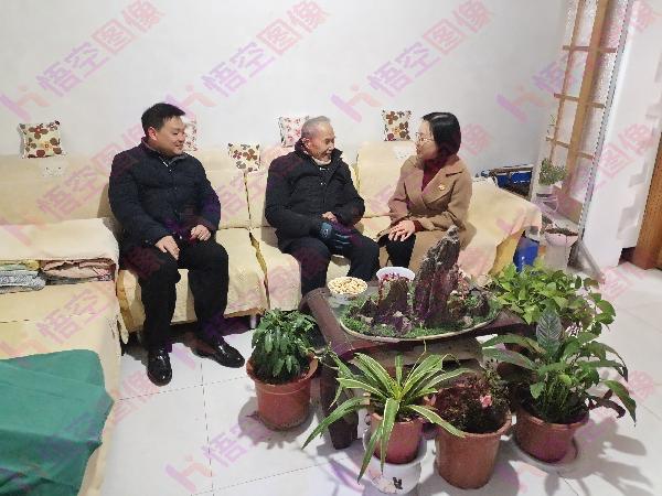 民盟开展慰问.jpeg