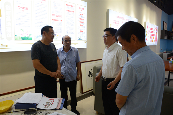 2022.8.26界首市委统战部召开“喜迎二十大、迈向新征程”读书分享会20220826-3.JPG